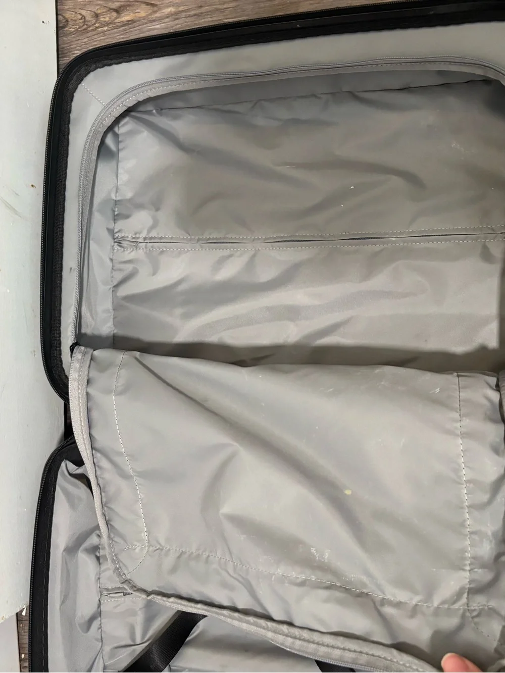 Tumi Vapor 21 in Continental Carry-On Hardcase Spinner Luggage Dark Teal *AS IS*